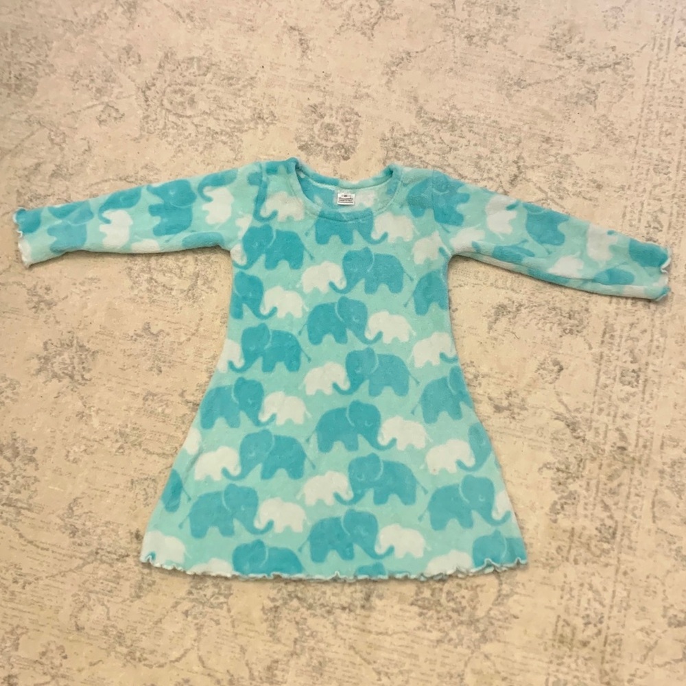 Girls size 6 (very cozy!) fleece nightgown